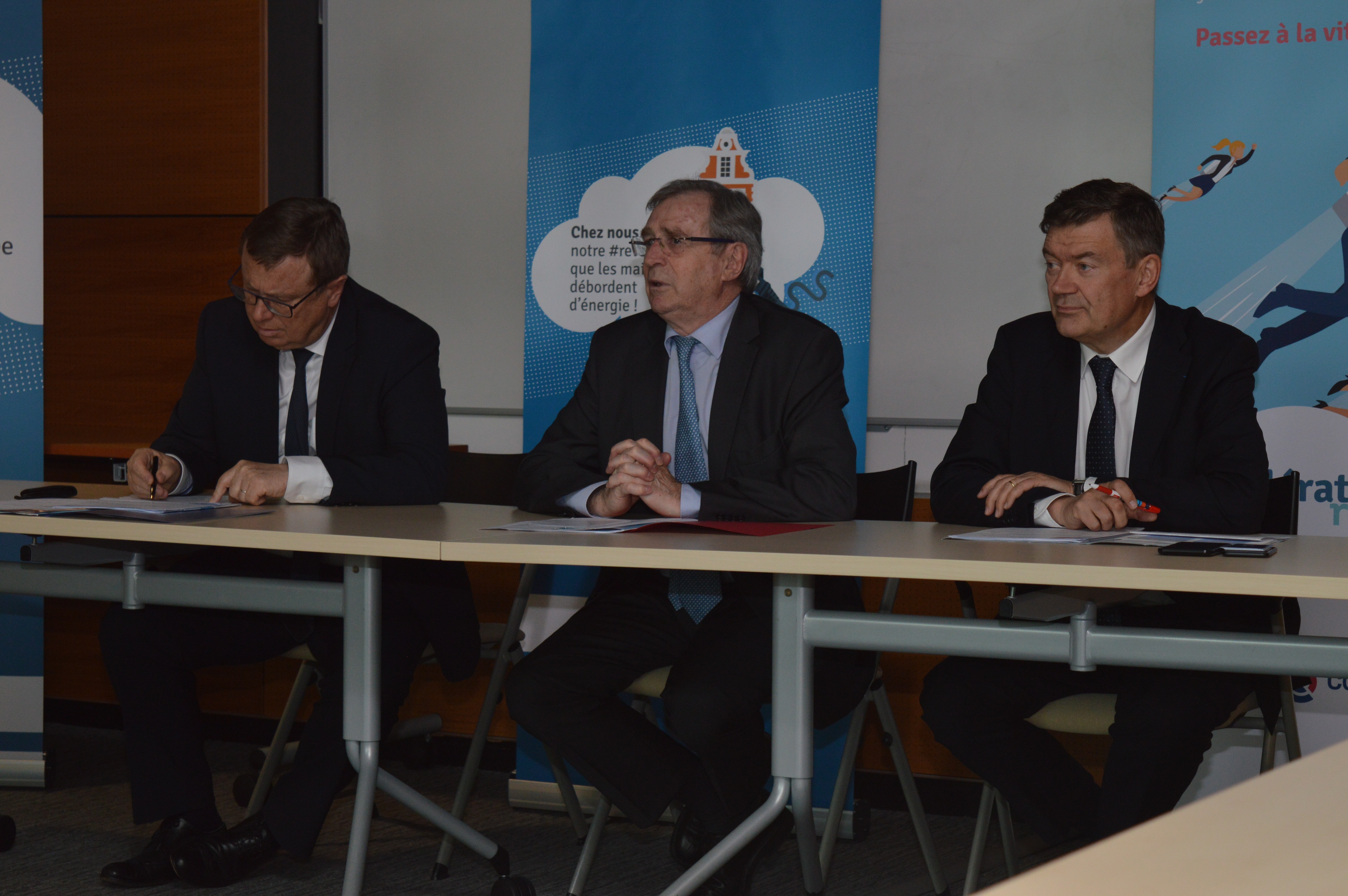 Philippe Rapeneau, vice-président de la Région, Philippe Vasseur, président de la Mission rev3, et Philippe Hourdain, président de la CCI Hauts-de-France.